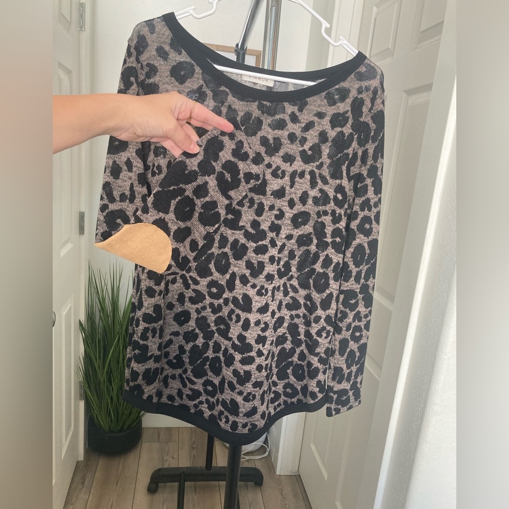 Medium leopard print knit shirt with cute elbow pads. Brand is Viamor.